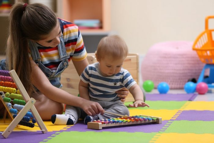 baby-sitter compresa nel Ccnl lavoratori domestici